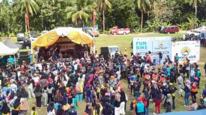 Meriahnya Hari Jadi Desa Karyamukti ke-44: KTP Digital dan Pemeriksaan Kesehatan Gratis Jadi Sorotan